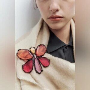 New Zara Resin Butterfly Brooch ✨🔥✨ No 🏷️ With Beautiful Gift Packaging 🎁